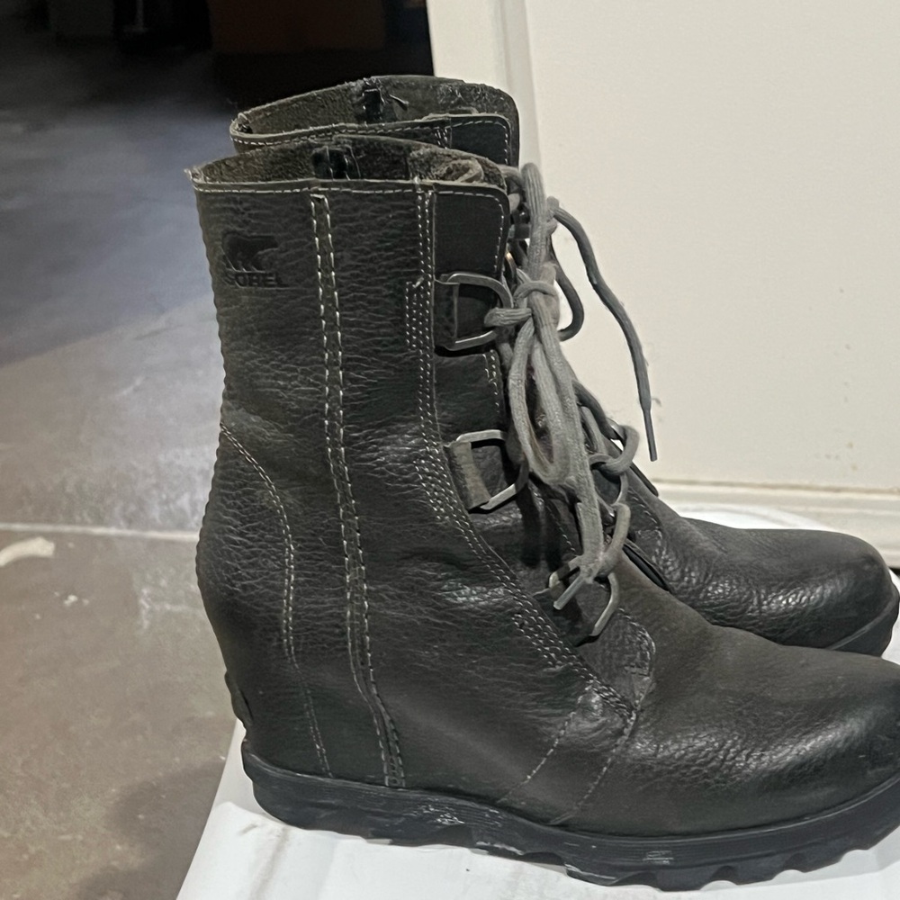 Sorel Women's Dark Grey Lace-Up Leather Ankle Boots